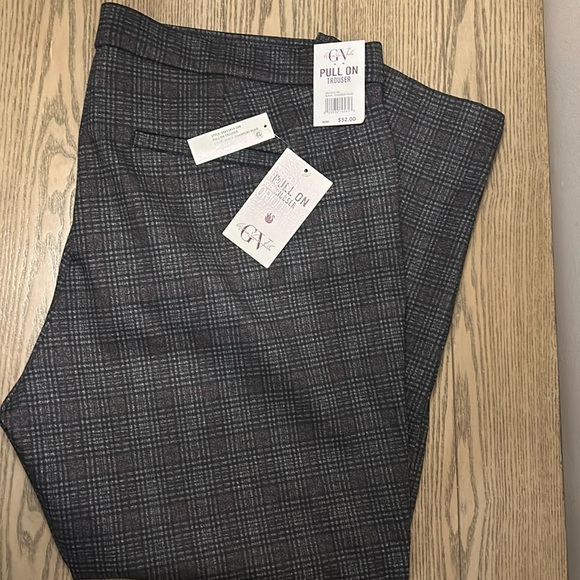 Gloria Vanderbilt Pull On Trouser. Size 22W. Color Black - Chambery Plaid - Picture 1 of 9
